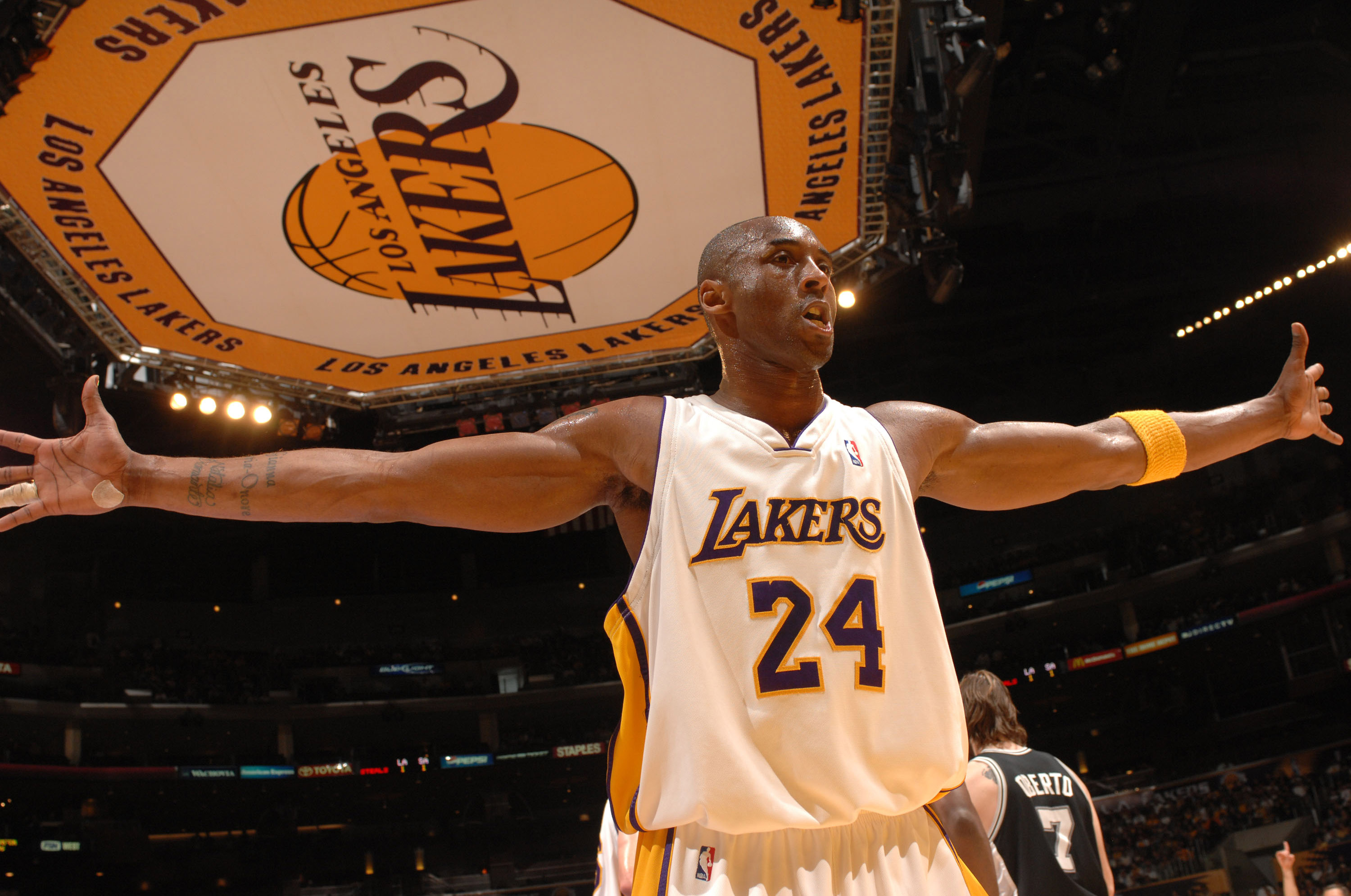 梅西再次挺 梅西再次挺