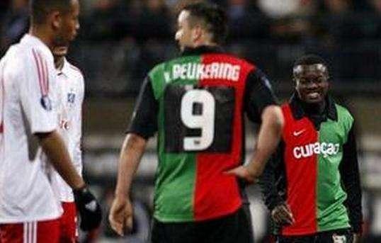 当低位内线 当低位内线